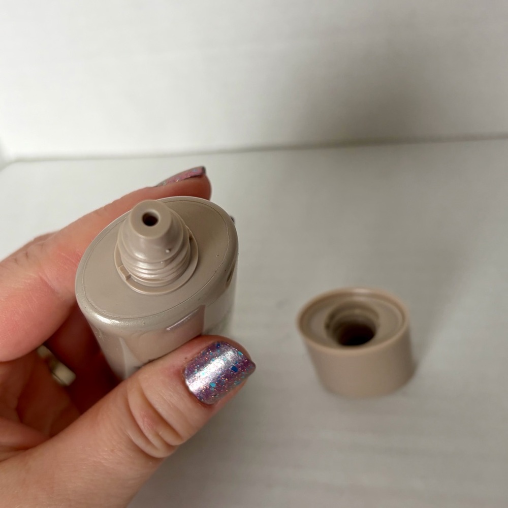 NIB Laura Mercier Foundation Primer Blemish-less 1.7 oz Lightweight Gel Makeup - Picture 4 of 9